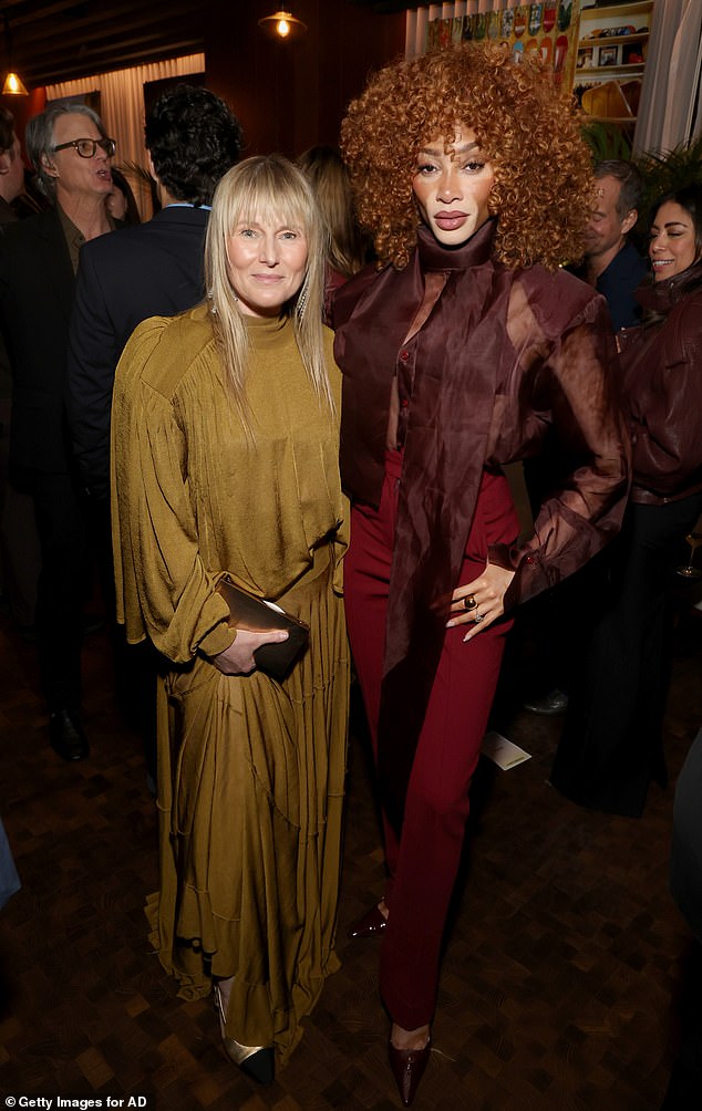 Winnie elevated her frame in a pair of coordinated stilettos