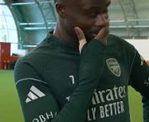 Bukayo Saka was left unable to speak as he read aloud a letter from his parents after signing a new Arsenal contract