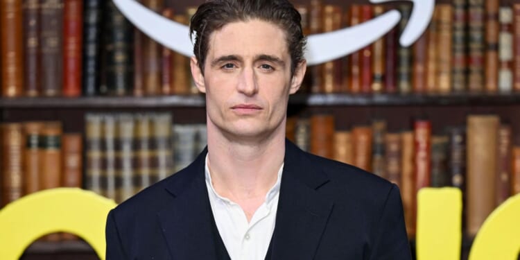 Nepo baby walks the red carpet looking JUST like Hollywood star dad