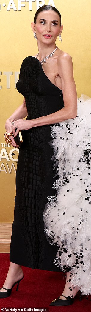 Demi made her grand entrance in a stunning gown by Schiaparelli