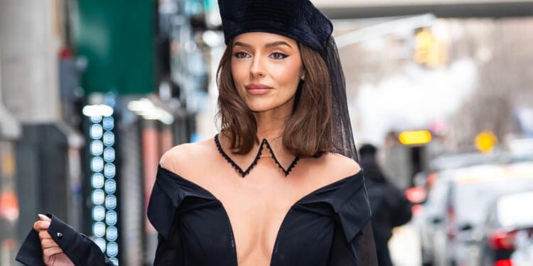 Maura Higgins looks stunning in very daring dress as she continues with bid to crack America