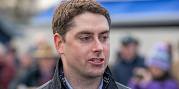 Major Cheltenham Festival gamble set to sting punters with plot horse J'Arrive De L'Est poised to skip race