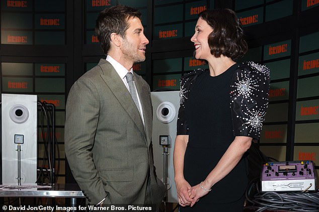 The famous siblings - whose parents are director Stephen Gyllenhaal and screenwriter Naomi Foner - had a cute interaction on the red carpet