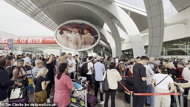 Thousands of passengers stranded at Dubai Airport