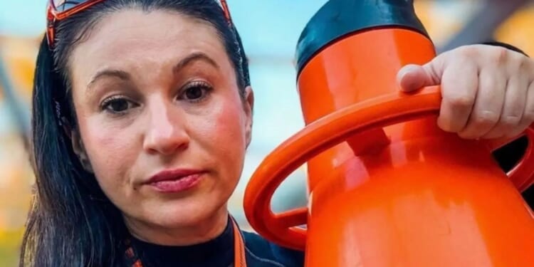 Daughter spends over £11,000 hunting for mum's missing bones after she was mysteriously killed and dumped in ditch