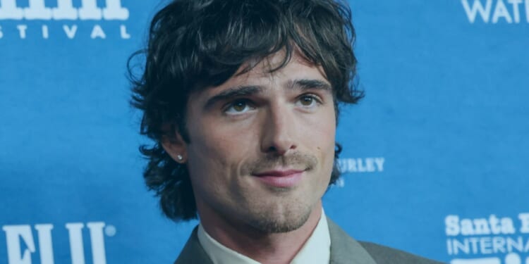 Fan shocked as they spot 6ft 5in tall Jacob Elordi crammed into economy seat on a plane