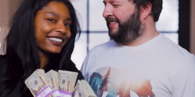 I paid for my girlfriend’s number, people say cash is the only reason she’s with me but I like paying for her