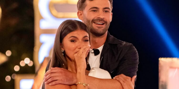 Watch the moment Love Island feud turns bitter as show winners Samie and Ciaran refuse to hug co-stars in public