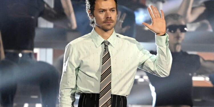 Harry Styles fans convinced he's singing about exes Kendall Jenner and Olivia Wilde on new album