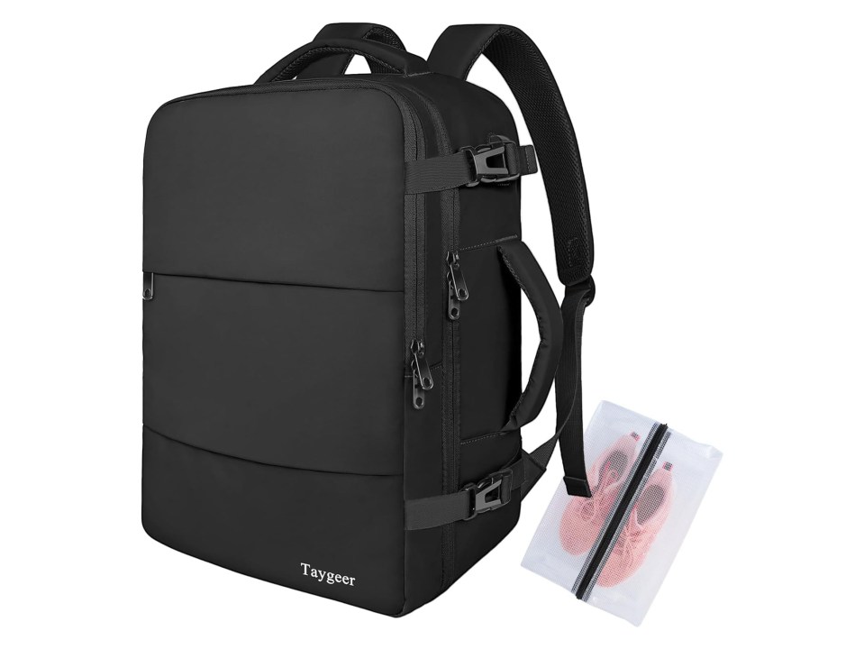 Black Taygeer backpack with pink shoes in a mesh bag.