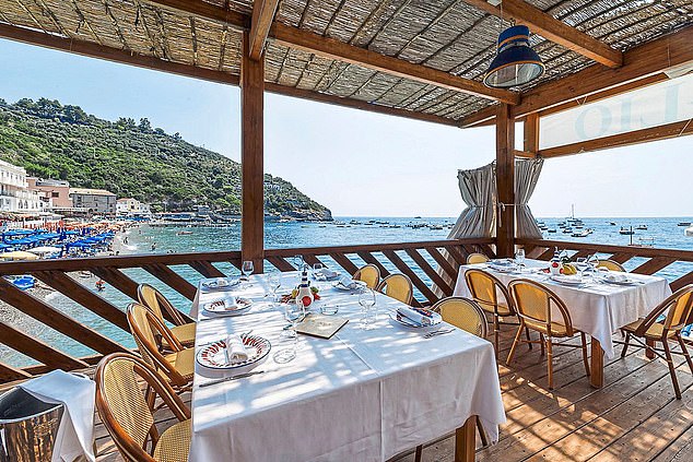 Tom will be back: Lo Scoglio, Positano.