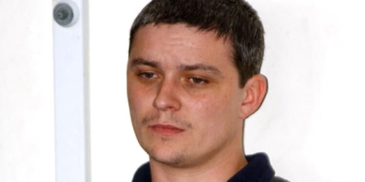 How Sun broke the news of Ian Huntley's jail attack & hospital death just an hour after it happened