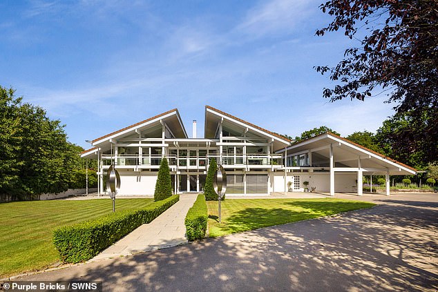 The building is heated by sustainable geothermal energy in underfloor heating