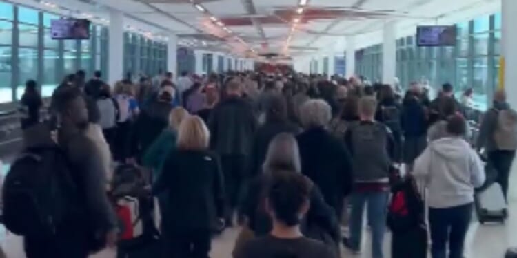 Passengers 'told to immediately evacuate' Kansas City International Airport as 'agents flood area'