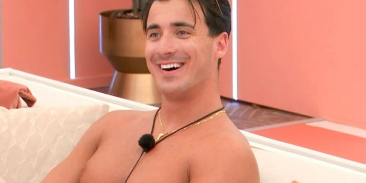 Love Island's Tommy Bradley takes brutal swipe at former pal Sean Stone and challenges him to a fight after villa feud