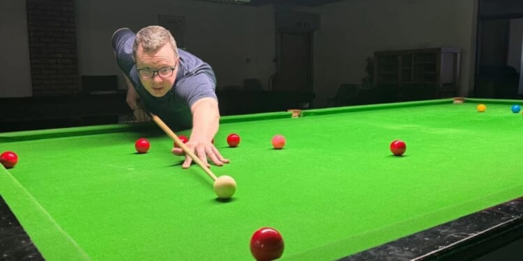 Snooker-mad fan vows to make £4million prize house 'mini Crucible' and 'is swapping out dining table for snooker table’