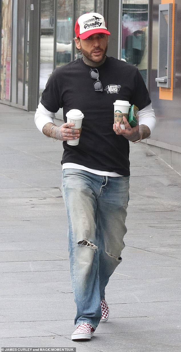 Olivia looked cosy with Pete as they partied together at the BRITs , following her split from husband Bradley