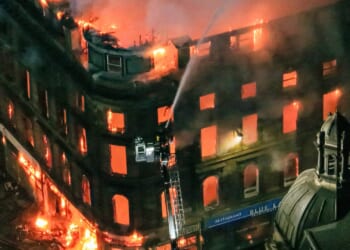Glasgow vape shop blaze tears through iconic city centre building