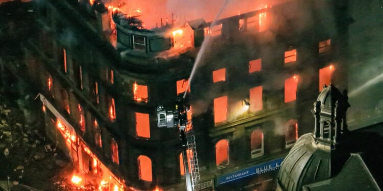 Glasgow vape shop blaze tears through iconic city centre building