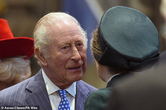 The King kisses his sister Anne