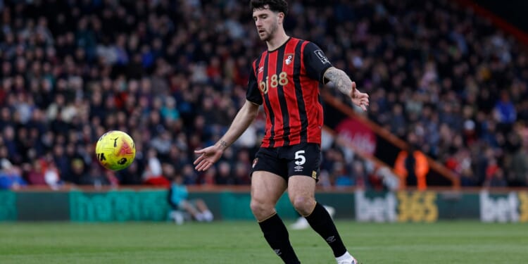 Premier League 'free agent' makes choice on summer transfer with Chelsea and Newcastle keen