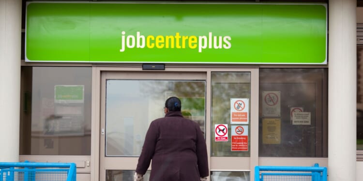 One in four non-EU migrants claiming benefits as analysis warns they are treating UK like a ‘cash machine’
