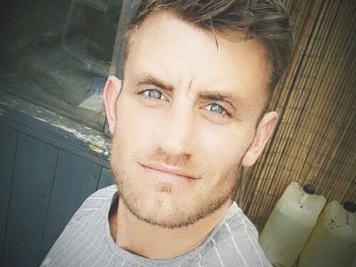 Tributes to 'beautiful' fiancé, 30