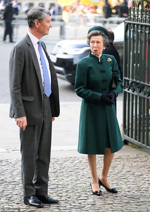 Princess Anne told Sir Tim 'don't listen to them, ignore them', as they arrived for the Commonwealth Day service in London, according to lip reader Nicola Hickling