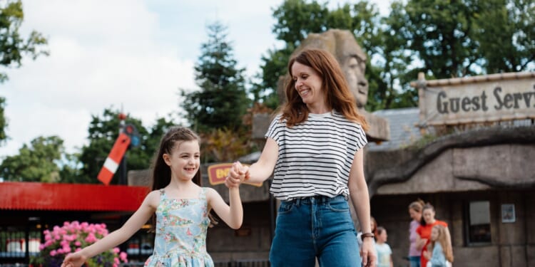 14 ways to treat your mum this Mother’s Day without splashing out from free fizz to a safari and magical family day out 