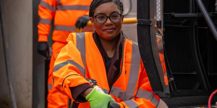 Tory leader Kemi fills up lorry with diesel as she calls on Govt to keep 5p fuel duty discount