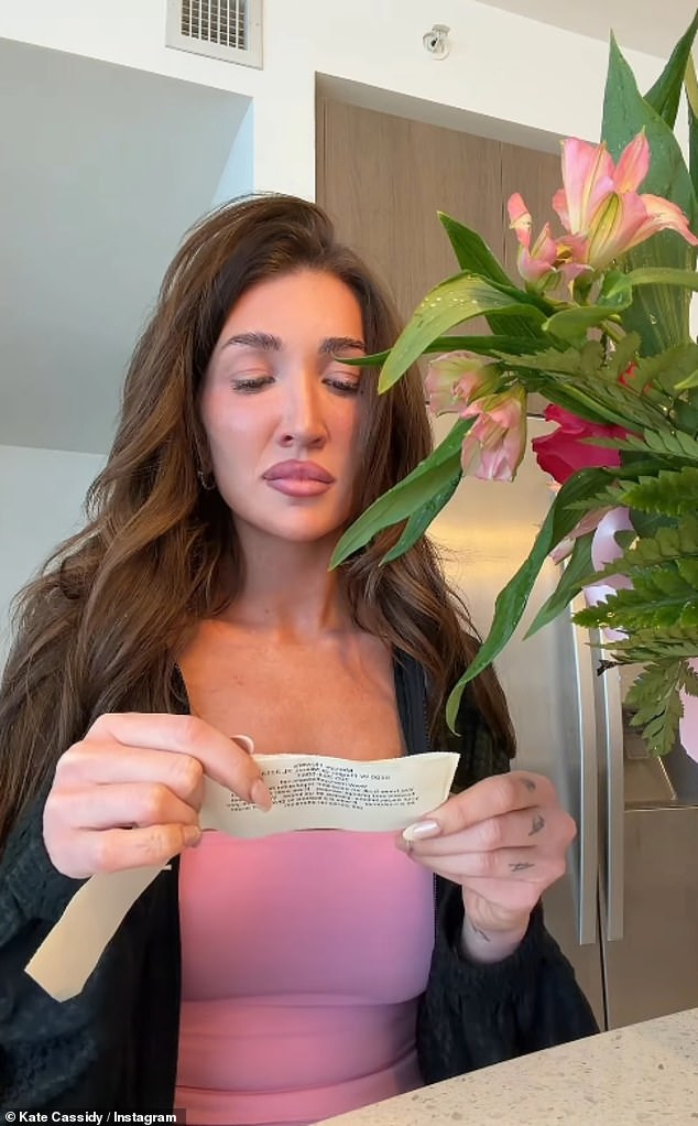 Despite her excitement at the surprise gift, Kate's joy soon turned to hurt when she read the note attached to the flowers