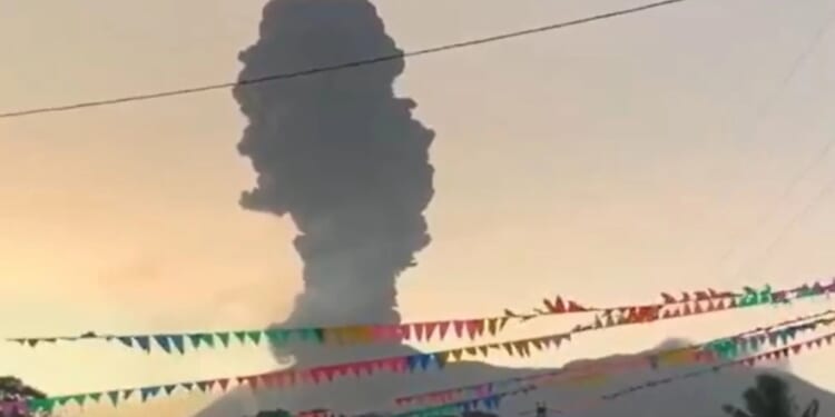 ‘Explosive eruption’ of Mount Kanlaon volcano sends ash cloud three miles into sky over Philippines