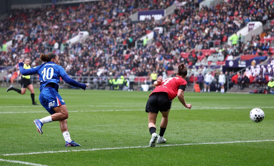 Lauren James of Chelsea scoring her team's first goal against Manchester United.