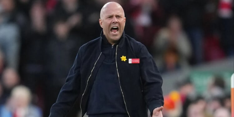 'Someone please help me' - Former Liverpool and England star left stunned by what Arne Slot did versus Tottenham