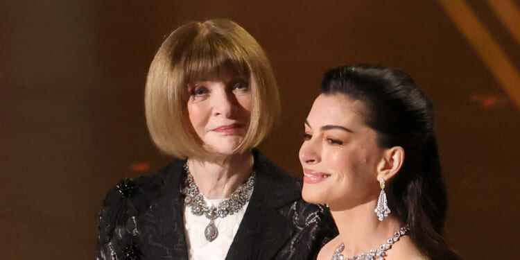 Anna Wintour buries Devil Wears Prada beef as she rips Anne Hathaway in hilarious surprise Oscars appearance