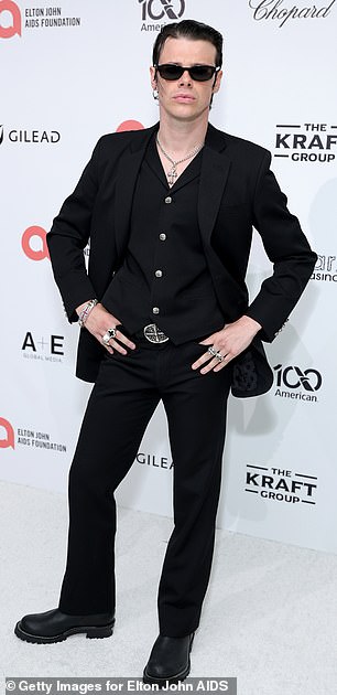 Yungblud looked dapper in a causal black suit