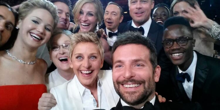 What is the 45 second rule at the Oscars and what happens if you go over it?