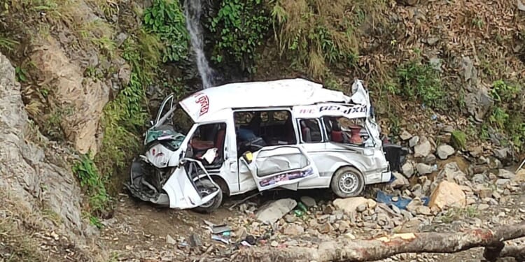 At least seven dead and nine injured after bus plummets down mountain on way back from religious monument