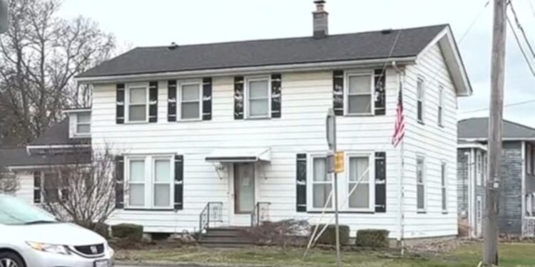 Teacher nicknamed ‘Major Hands’ accused of hosting wild orgies with prostitutes & invited guests he charged to attend