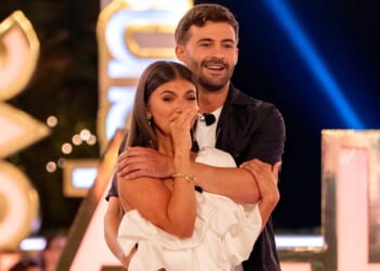 Watch moment Love Island’s Ciaran confirms split with Samie split in live stream