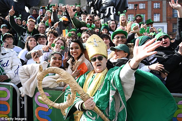 While it is true that Ireland benefits from the presence of US companies, McKenna highlighted that Irish companies are highly reciprocal. Today, they are responsible for creating over 110,000 jobs in the US and have poured hundreds of billions of dollars into the American economy