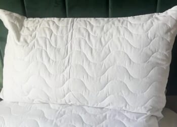 I tested the viral, luxury hotel pillows
