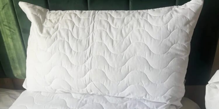 I tested the viral, luxury hotel pillows