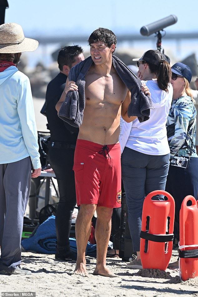 Things are shaken up when his daughter Charlie arrives in hopes to continue the family legacy