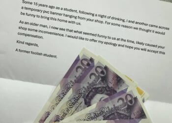 Thief returns sign 15 years after nicking it as a boozed student with guilt-ridden swindler paying £100 cash apology