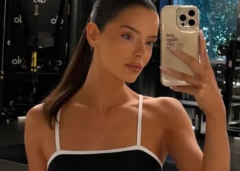 Maura Higgins shows off rock hard abs after revealing she’s celibate following romances with ‘terrible exes’