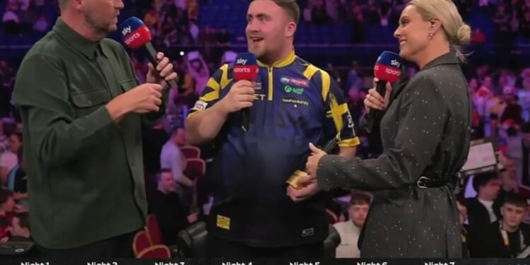 'Can't argue with kids' - Wayne Mardle tells Luke Littler he's been doing his celebration all wrong