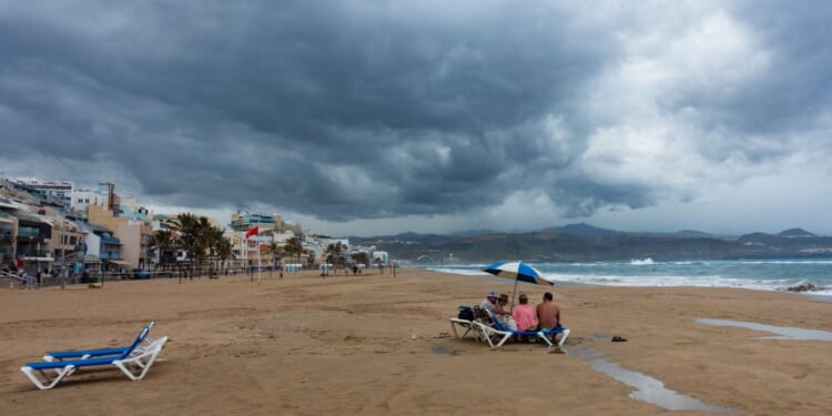 Can I cancel my holiday to Spain? Latest travel advice as Canary Islands hit by snow and cancelled flights