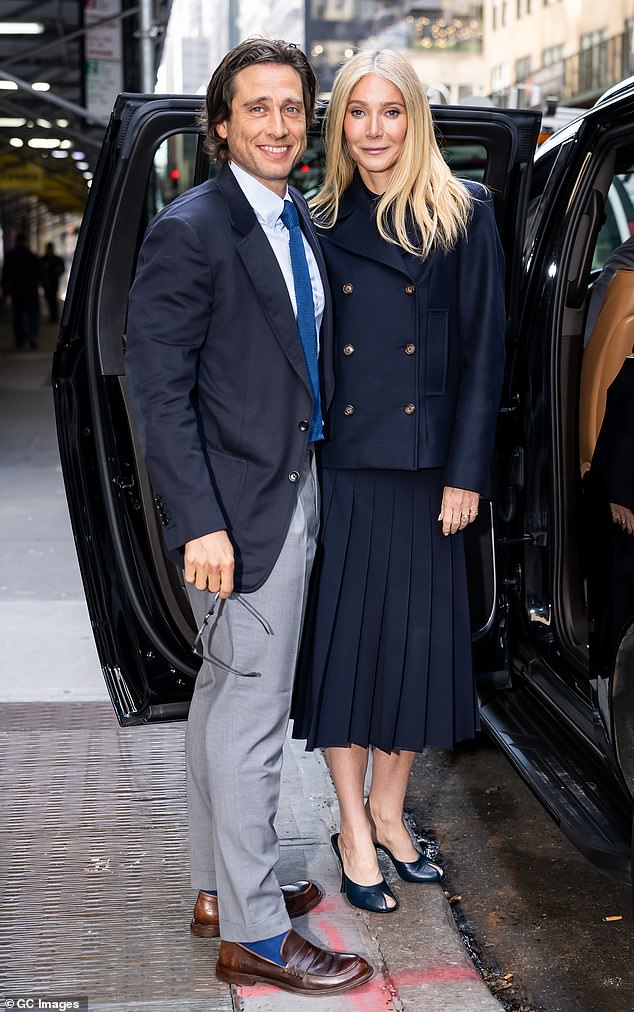 The couple were dressed in complementary colors