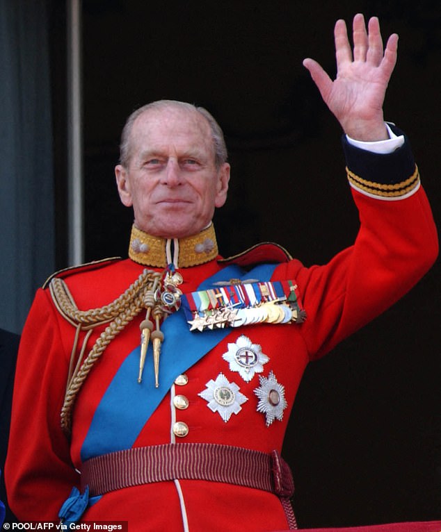 Palmistry expert Johnny pointed out that Prince Philip's fingers were extremely wide at the base, then tapered off at the fingertips